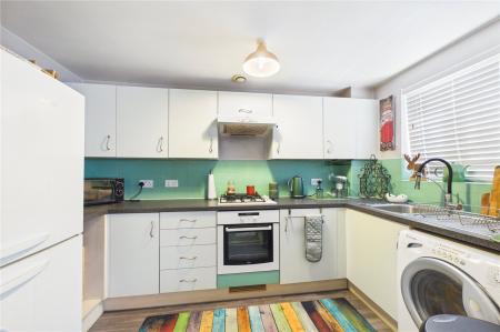 2 bedroom Flat for sale in Wiltshire Crescent, Basingstoke