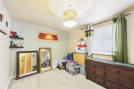 2 bedroom Flat for sale in Wiltshire Crescent, Basingstoke