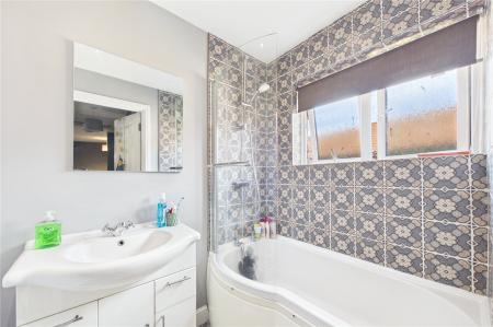 3 bedroom End of terrace house for sale in Dankworth Road, Basingstoke