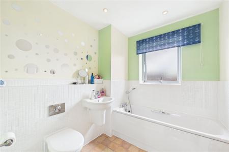 4 bedroom House to let in Northbrook Crescent, Basingstoke