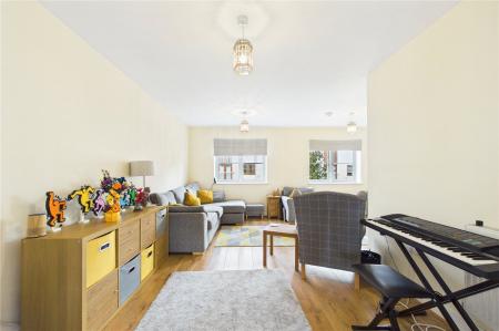 4 bedroom House to let in Northbrook Crescent, Basingstoke