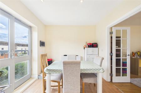 4 bedroom House to let in Northbrook Crescent, Basingstoke