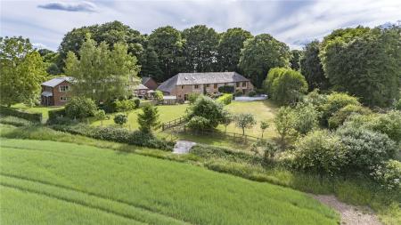 6 bedroom Semi-detached house for sale in Farleigh Lane, Dummer