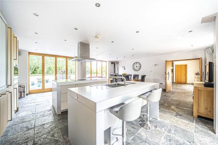 6 bedroom Semi-detached house for sale in Farleigh Lane, Dummer