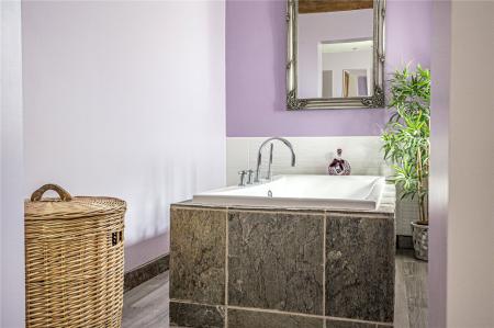 6 bedroom Semi-detached house for sale in Farleigh Lane, Dummer