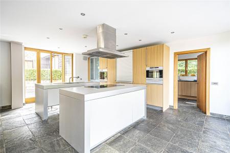 6 bedroom Semi-detached house for sale in Farleigh Lane, Dummer