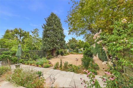3 bedroom Detached house for sale in Roman Road, Basingstoke