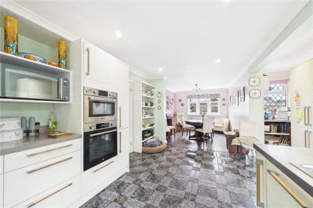3 bedroom Detached house for sale in Roman Road, Basingstoke