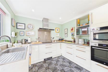 3 bedroom Detached house for sale in Roman Road, Basingstoke