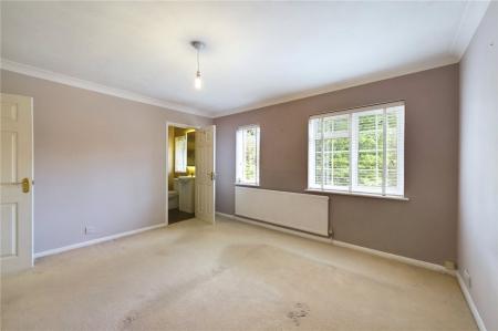 4 bedroom Detached house to let in Impstone Road, Pamber Heath