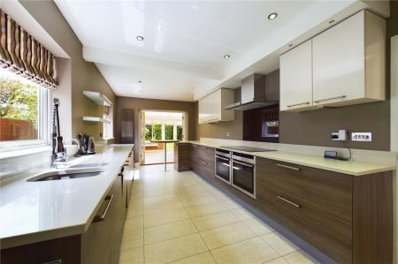 4 bedroom Detached house to let in Impstone Road, Pamber Heath