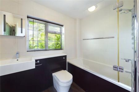4 bedroom Detached house to let in Impstone Road, Pamber Heath