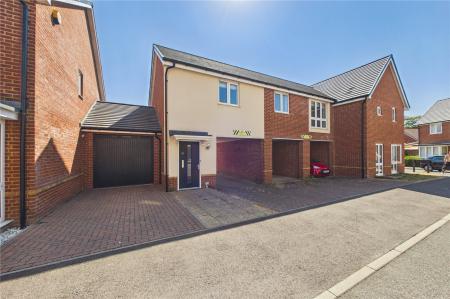 2 bedroom Maisonette for sale in Blue Hut Way, Basingstoke