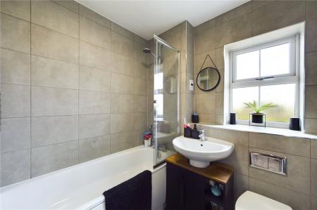 5 bedroom End of terrace house to let in Whitethorn, Shinfield