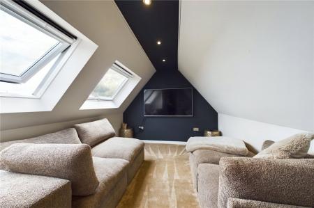 5 bedroom End of terrace house to let in Whitethorn, Shinfield