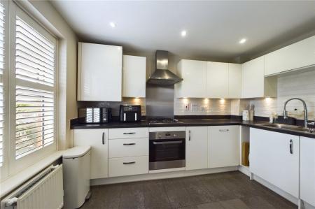 5 bedroom End of terrace house to let in Whitethorn, Shinfield