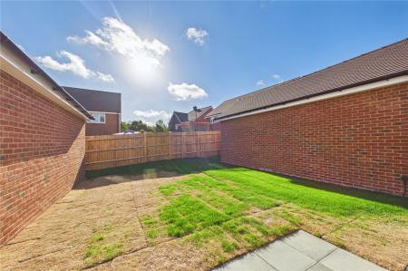 3 bedroom Detached house for sale in Blacklands Farm Way, Sherfield-on-Loddon