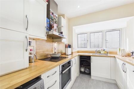 4 bedroom Detached house for sale in Mallory Road, Basingstoke