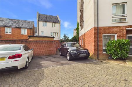 4 bedroom Detached house for sale in Mallory Road, Basingstoke