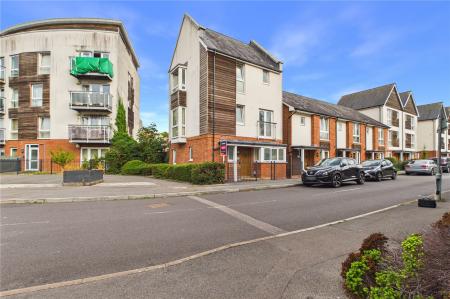 4 bedroom Detached house for sale in Mallory Road, Basingstoke