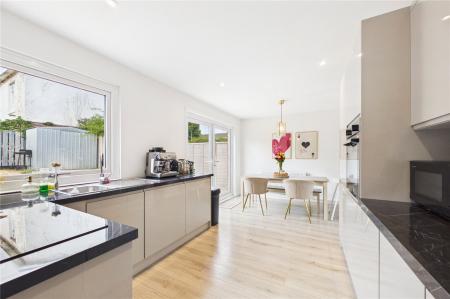 3 bedroom Terraced House for sale in Warwick Road, Basingstoke
