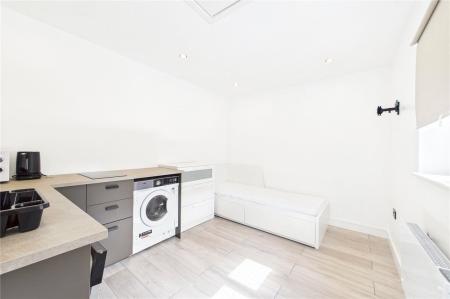 1 bedroom Studio flat to let in Shipridge Drive, Spencers Wood