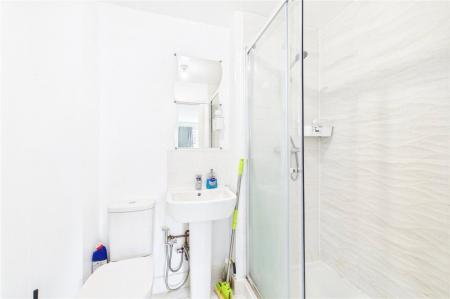 4 bedroom Detached house to let in Sela Drive, Shinfield
