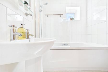 3 bedroom Semi-detached house to let in Gardiner Road, Basingstoke