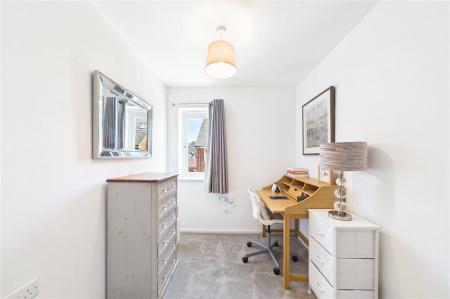 3 bedroom Semi-detached house to let in Gardiner Road, Basingstoke