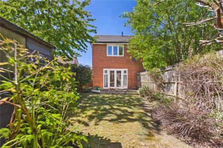 3 bedroom Semi-detached house to let in Gardiner Road, Basingstoke
