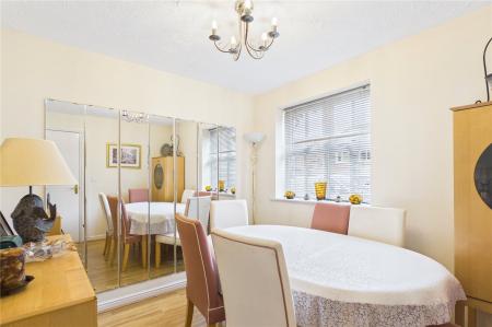 3 bedroom End of terrace house for sale in Arcadia Close, Beggarwood