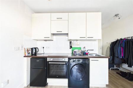 1 bedroom Ground floor flat for sale in Alencon Link, Basingstoke