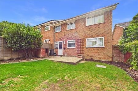 2 bedroom Ground floor flat for sale in Elgar Close, Basingstoke