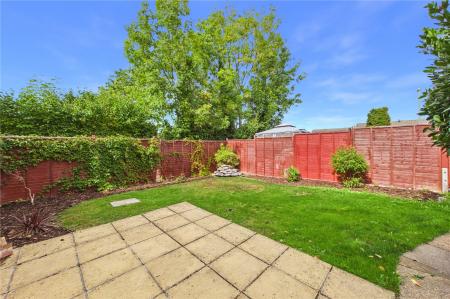 2 bedroom Ground floor flat for sale in Elgar Close, Basingstoke