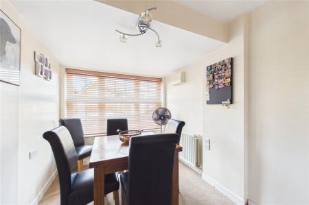 3 bedroom Detached house for sale in Fulmar Close, Basingstoke