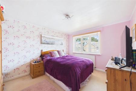 3 bedroom Detached house for sale in Fulmar Close, Basingstoke