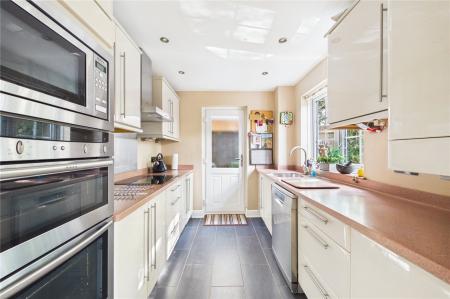 3 bedroom Detached house for sale in Fulmar Close, Basingstoke
