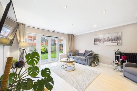 4 bedroom Detached house to let in Skylark Way, Shinfield