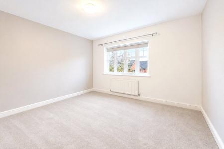 4 bedroom Detached house to let in Skylark Way, Shinfield