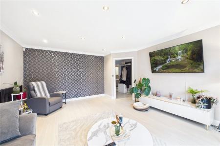 4 bedroom Detached house to let in Skylark Way, Shinfield