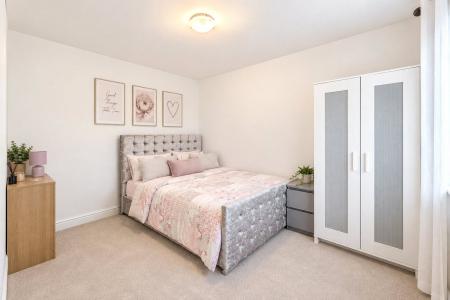 4 bedroom Detached house to let in Skylark Way, Shinfield