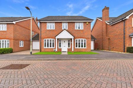 Skylark Way, Shinfield