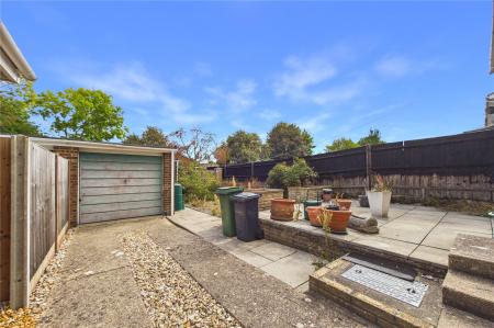 3 bedroom End of terrace house for sale in Coates Close, Basingstoke