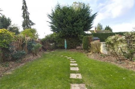 3 bedroom Semi-detached house to let in Appletree Lane, Spencers Wood