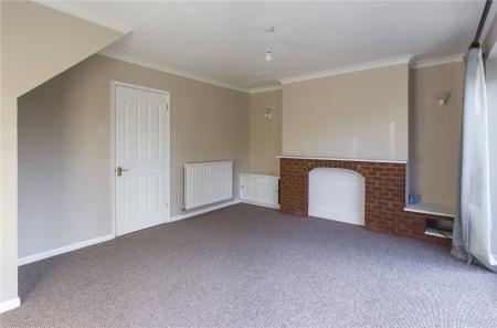 3 bedroom Semi-detached house to let in Appletree Lane, Spencers Wood