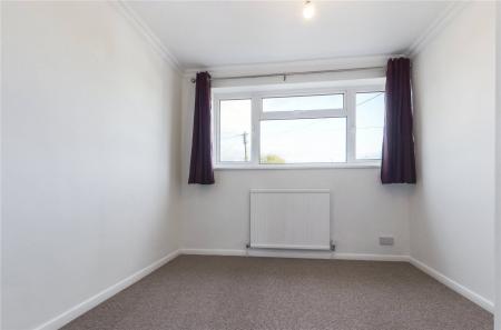 3 bedroom Semi-detached house to let in Appletree Lane, Spencers Wood
