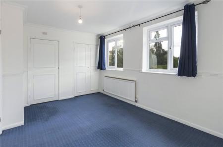 3 bedroom Semi-detached house to let in Appletree Lane, Spencers Wood