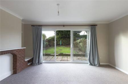 3 bedroom Semi-detached house to let in Appletree Lane, Spencers Wood