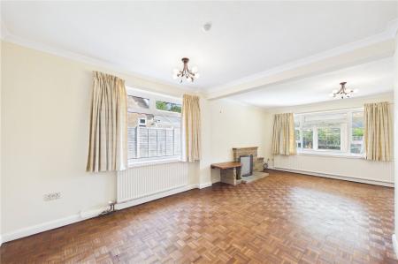 3 bedroom Detached house to let in Romans Gate, Pamber Heath