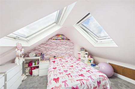 3 bedroom Semi-detached house for sale in Sheppard Road, Basingstoke